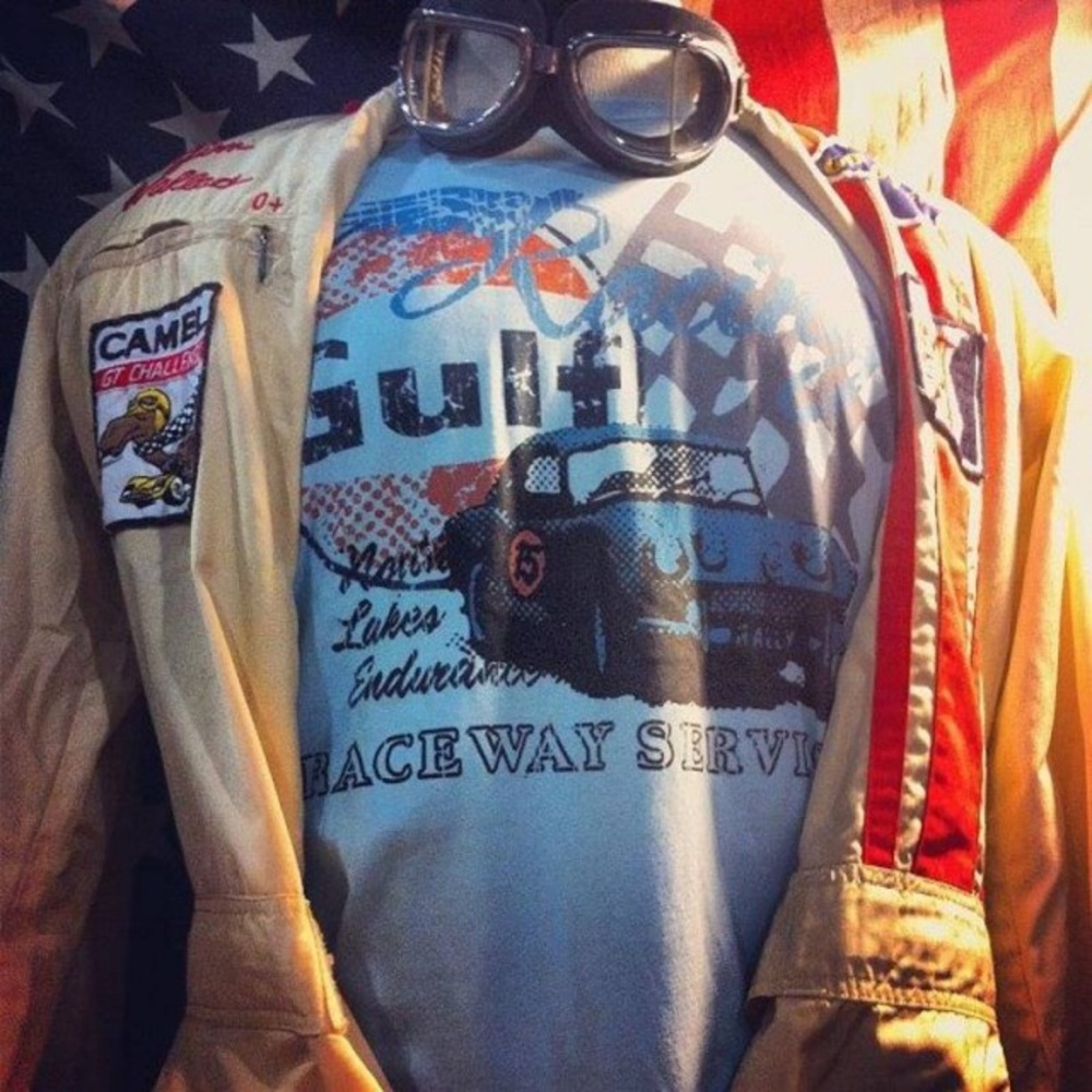 Offically Licensed Distressed Gulf Racing Tee - Picture 2 of 4